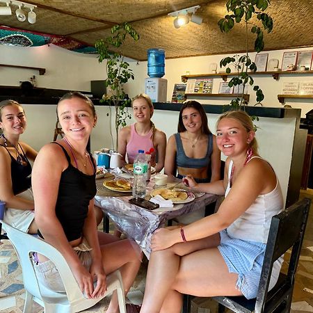 Paradiso Hostel Эль-Нидо Экстерьер фото